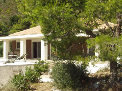Keri Lake; Villa Alourdas
